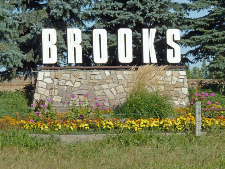 Brooks Alberta welcome sign